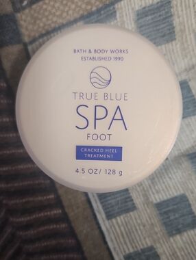 Bath & Body Works True Blue SPA Foot Cracked Heel Treatment - White
